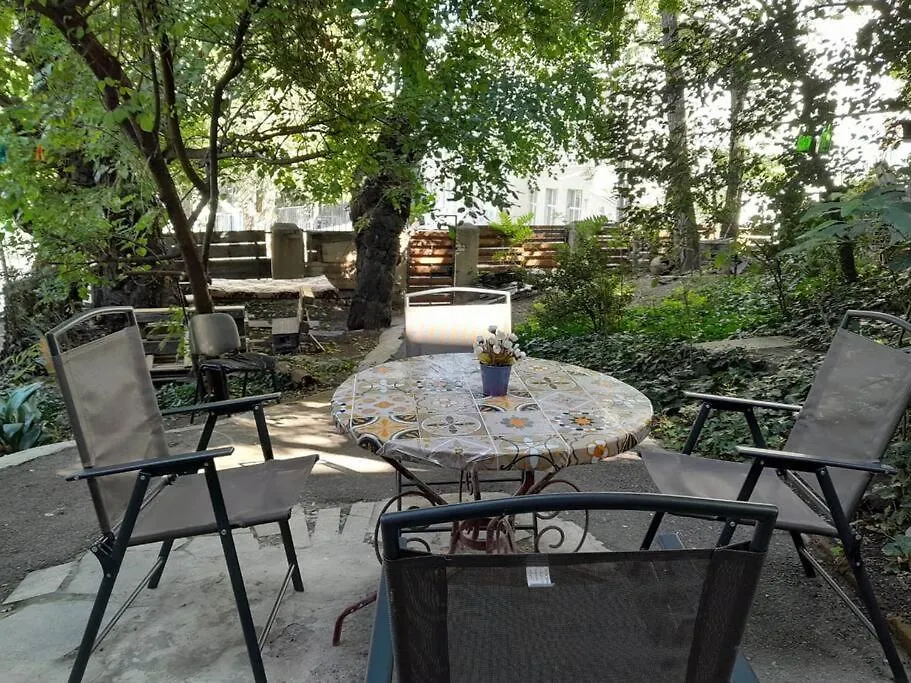 Eka'S Home With A Beautiful Garden Tiflis